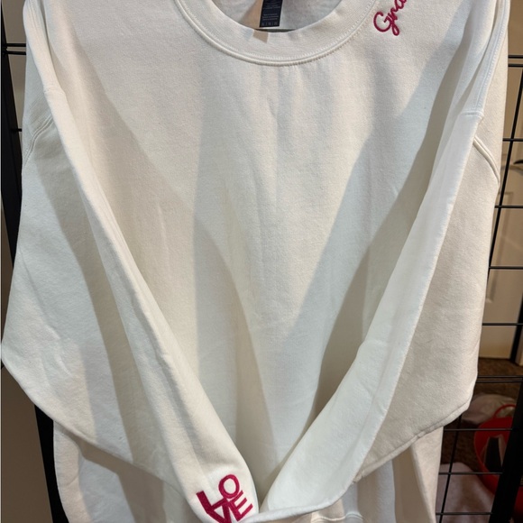 White Sweatshirt Embroidered with Pink ‘Grandma’ and ‘Love’ on the sleeve - Picture 1 of 4